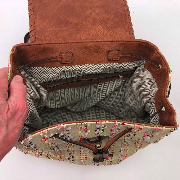 Jen & Co. Saffron Back Pack 12x12x6 in. Vegan Leather with Multicolor Pattern - Picture 4 of 9